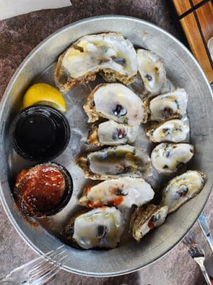 Catch 228 Oyster Bar